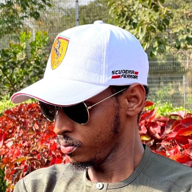 Ferrari F1 White Cap 1